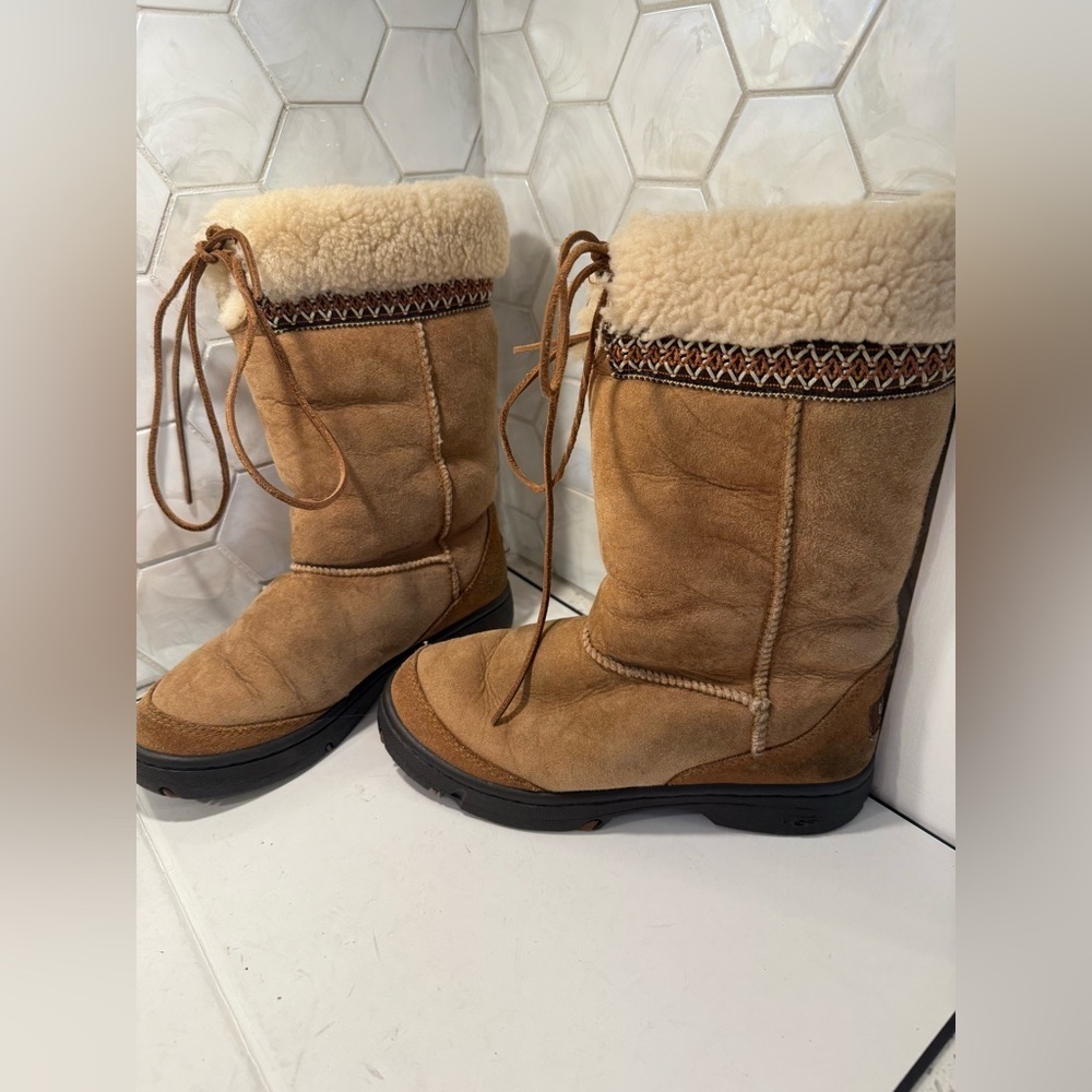 UGG Woman’s Size 6 Ultimate Cuff Tall Boots Chestnut Sherpa Fur Tie Comfort Box